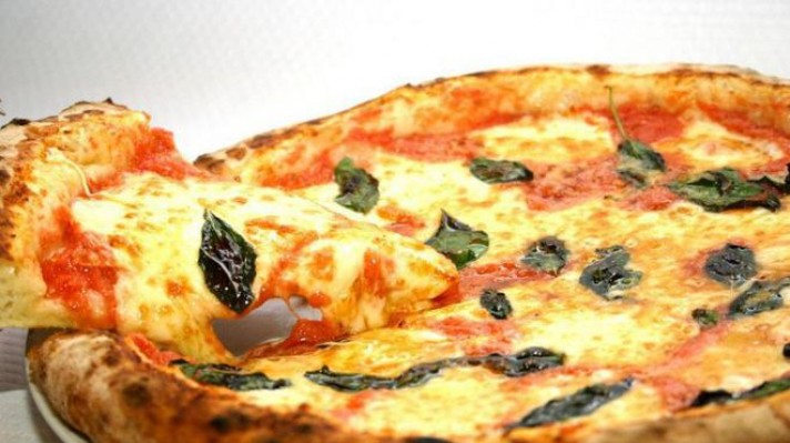 Пица с моцарела и ементал|escape