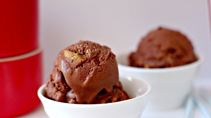 Шоколадов сладолед с фъстъчено масло|escape