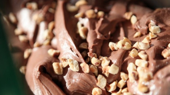Шоколадов сладолед с фъстъци|escape