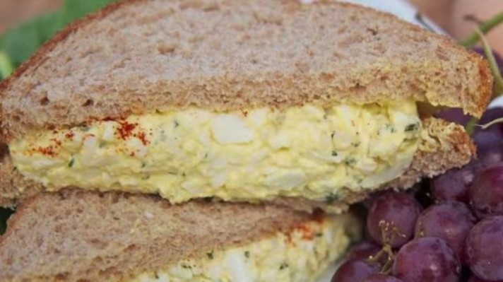 Сандвич с яйца и майонеза|escape