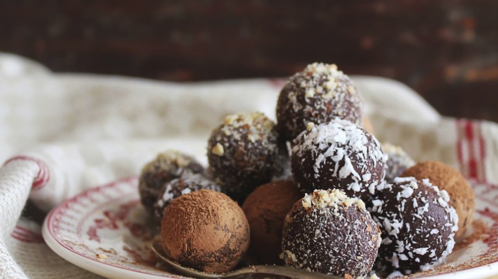 Шоколадови топки с бишкоти, орехи и ром|escape