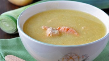 Картофена крем супа със сьомга