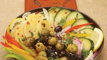 Мароканската салата с чушки и картофи